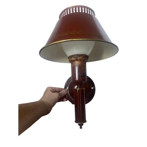 Vintage Toleware Torch Wall Light Red Gold Colonial Style French MCM 50s 60s - Picture 2 of 10